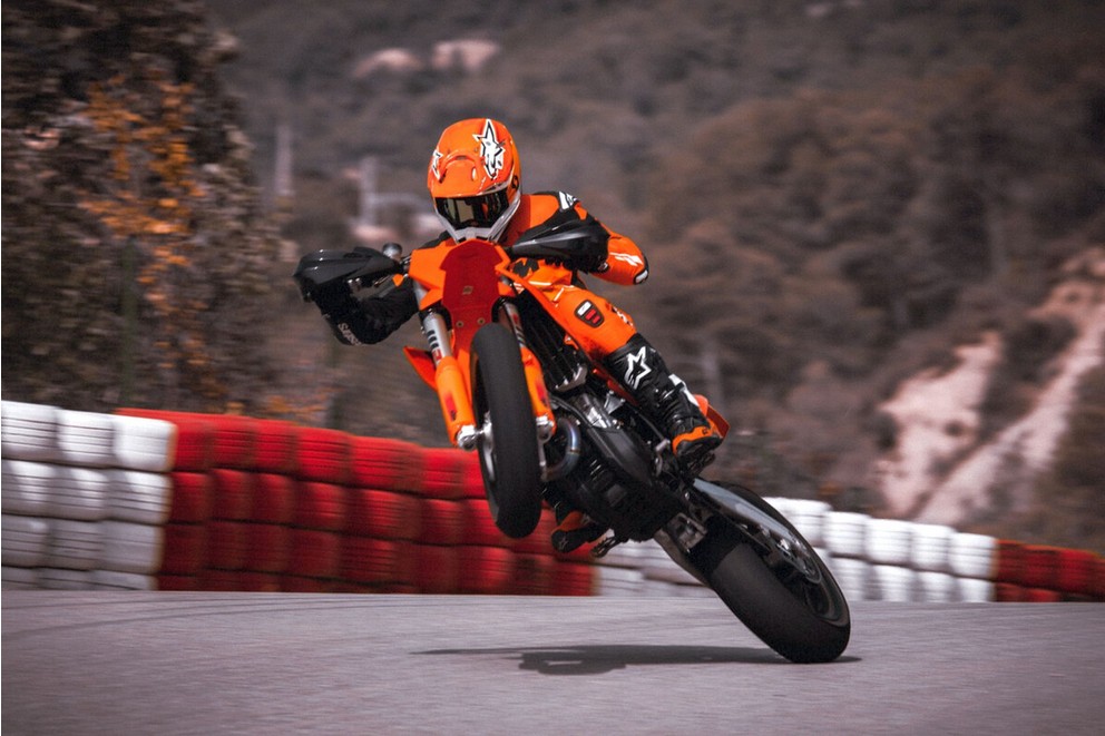 New KTM SMR 450 2025 - Image 1