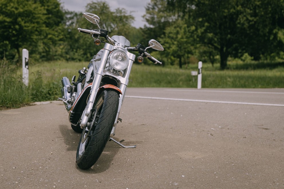 Harley-Davidson V-Rod VRSCR Street Rod test polovnog motocikla - Слика 8