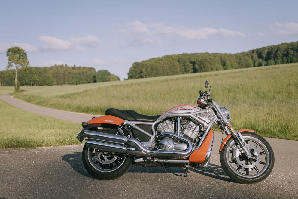 Harley-Davidson V-Rod VRSCR Street Rod begagnad test - Bild 17