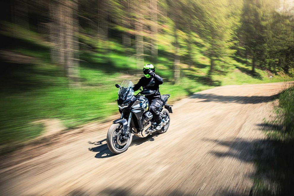 Moto Guzzi Stelvio na 1000PS offroad testu 2024 - Slika 1