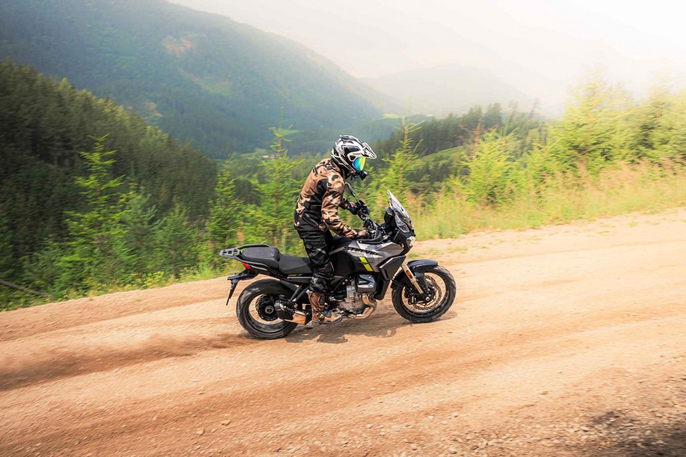 Moto Guzzi Stelvio na 1000PS Offroad Testu 2024 - Slika 2