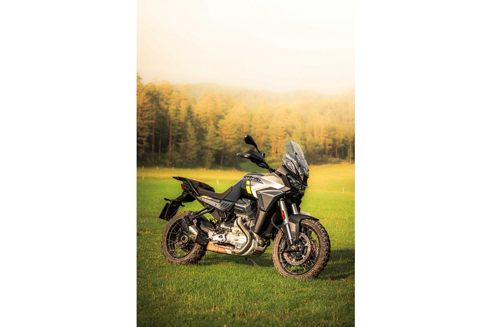 Moto Guzzi Stelvio dans le test off-road 1000PS 2024 - Image 27