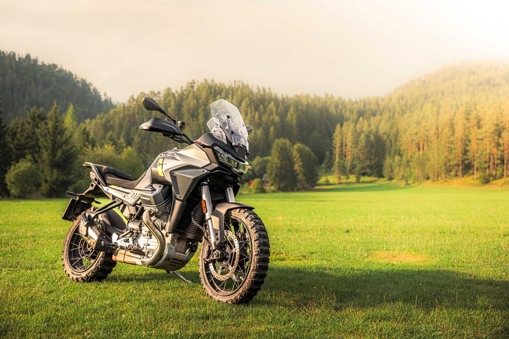 Moto Guzzi Stelvio im 1000PS Offroad Test 2024 - Bild 18