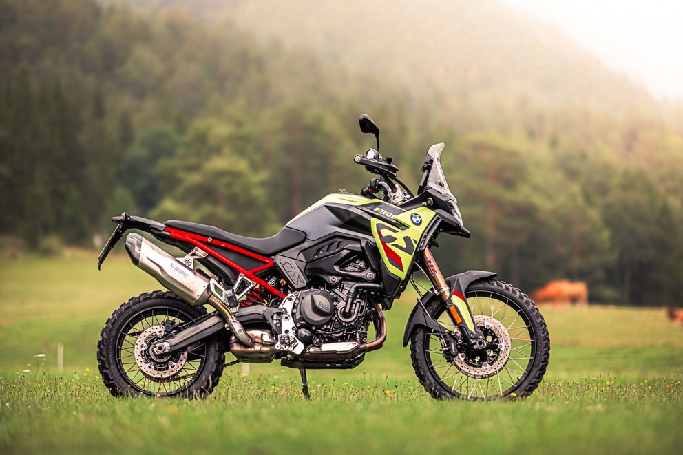 Grand comparatif et test 2024 des motos d’aventure de 21 pouces en tout-terrain - Image 219