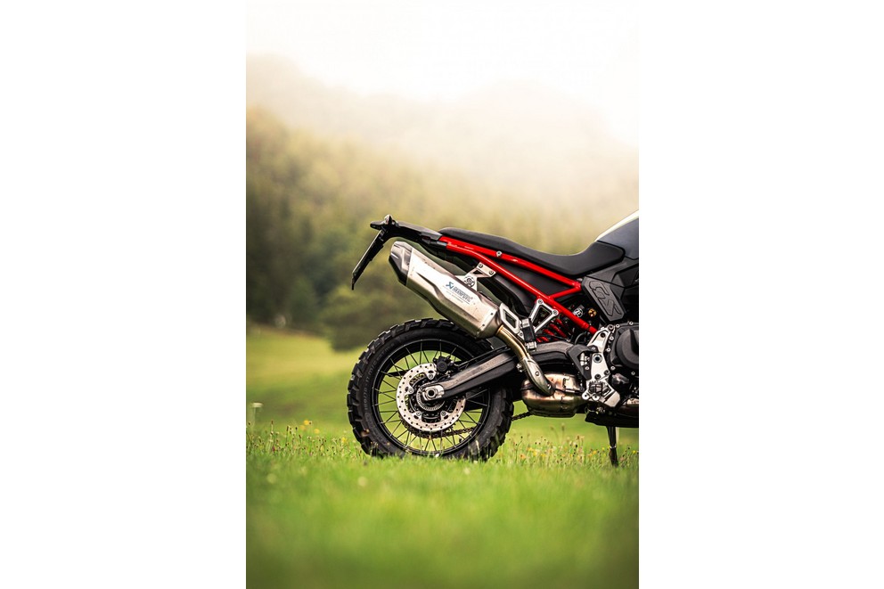 Grand comparatif et test 2024 des motos d’aventure de 21 pouces en tout-terrain - Image 266