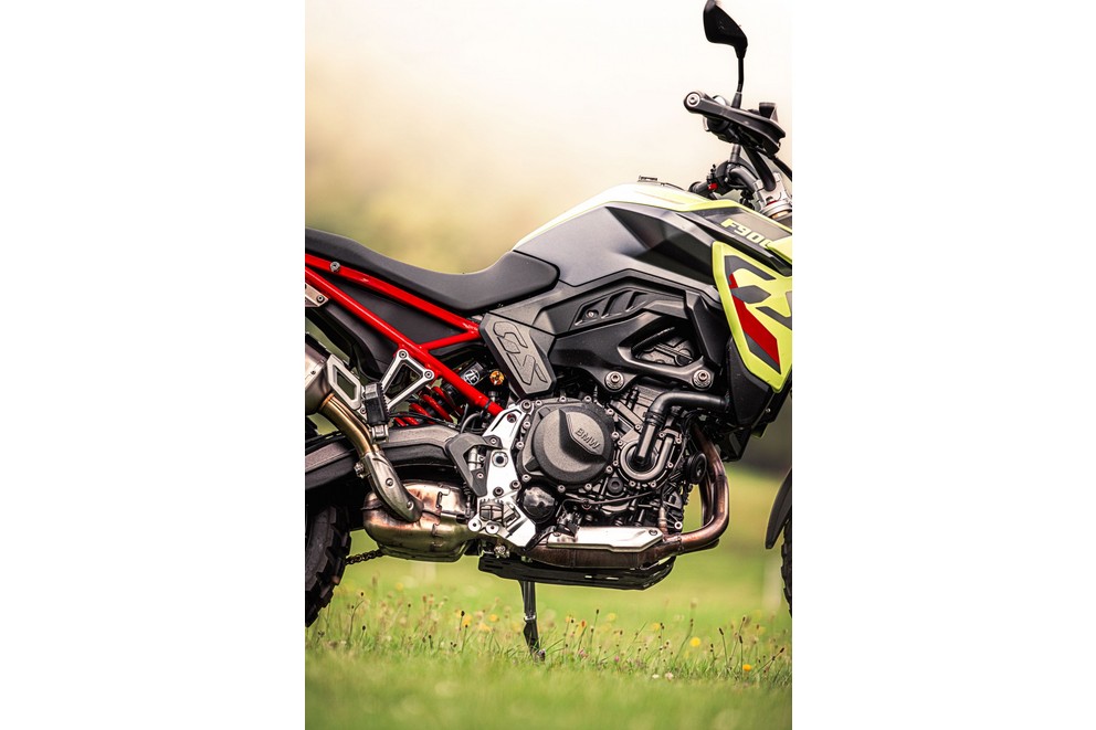 '21-inch adventure bikes in the big off-road comparison & test 2024' - Image 160