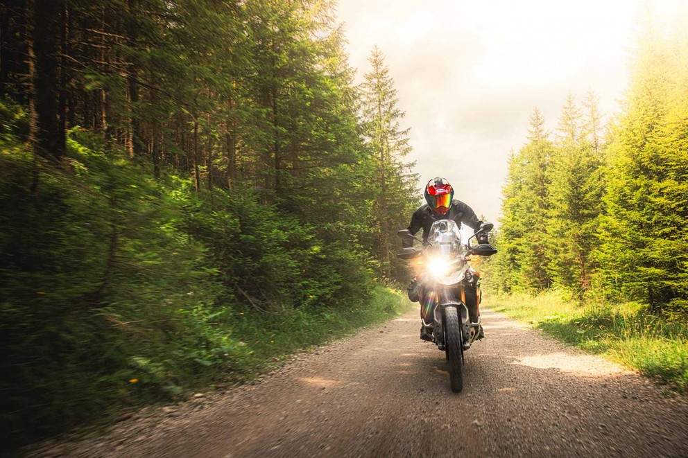 Grand comparatif et test 2024 des motos d’aventure de 21 pouces en tout-terrain - Image 236