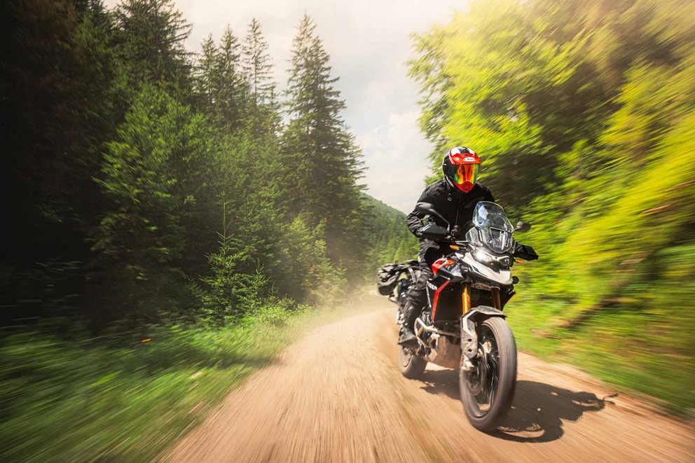 Grand comparatif et test 2024 des motos d’aventure de 21 pouces en tout-terrain - Image 145