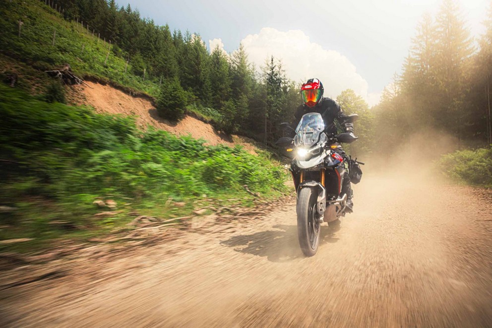 Grand comparatif et test 2024 des motos d’aventure de 21 pouces en tout-terrain - Image 55