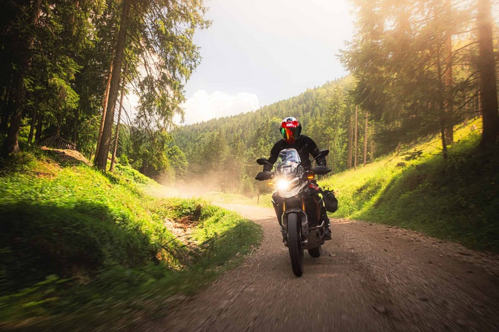 Grand comparatif et test 2024 des motos d’aventure de 21 pouces en tout-terrain - Image 214