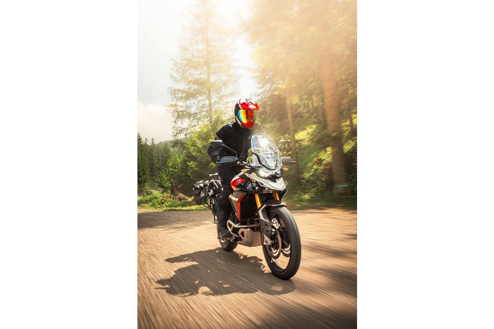 Grand comparatif et test 2024 des motos d’aventure de 21 pouces en tout-terrain - Image 233