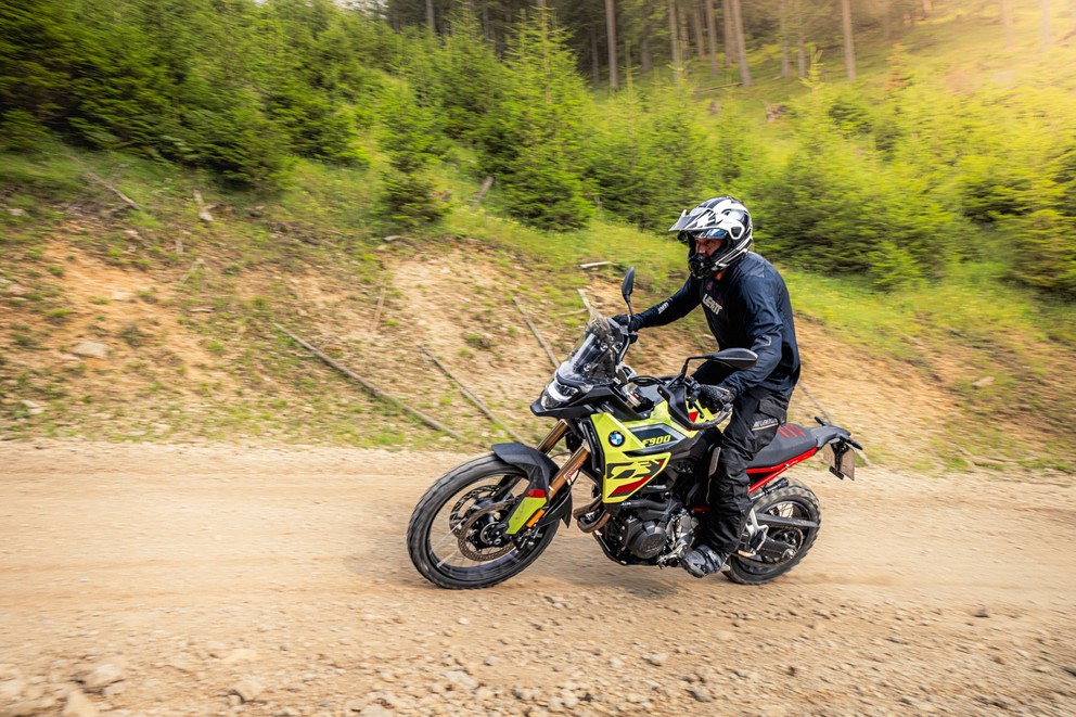 '21-Zoll-motos de aventura no grande comparativo e teste off-road 2024' - Imagem 6