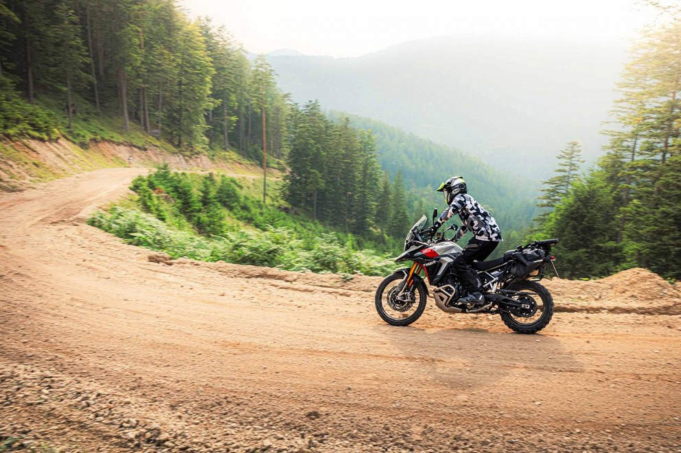 Grand comparatif et test 2024 des motos d’aventure de 21 pouces en tout-terrain - Image 87