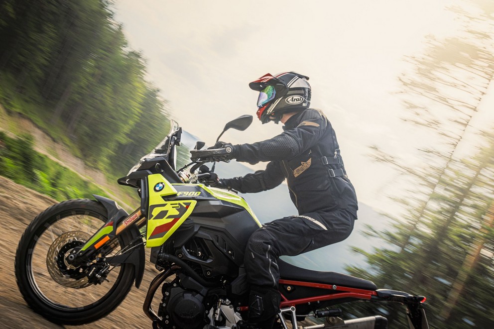 Grand comparatif et test 2024 des motos d’aventure de 21 pouces en tout-terrain - Image 64