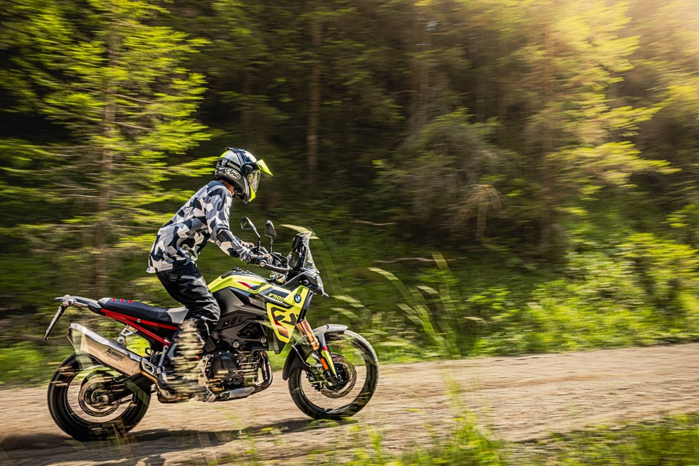 Grand comparatif et test 2024 des motos d’aventure de 21 pouces en tout-terrain - Image 170