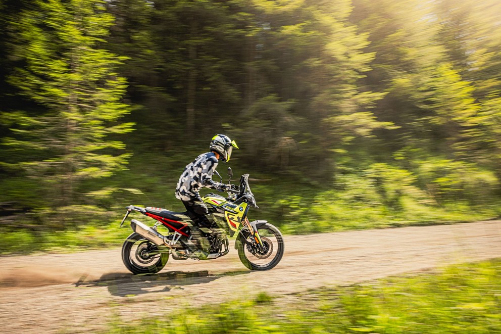 21-inčni avanturistički motocikli u velikom offroad poređenju i testu 2024 - Слика 119