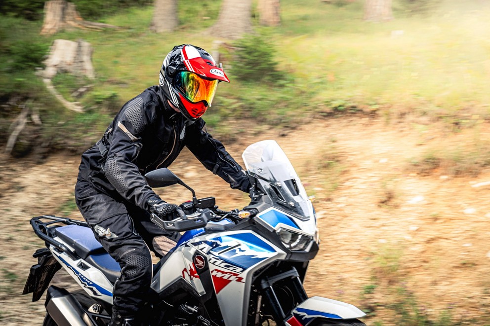 Grand comparatif et test 2024 des motos d’aventure de 21 pouces en tout-terrain - Image 185