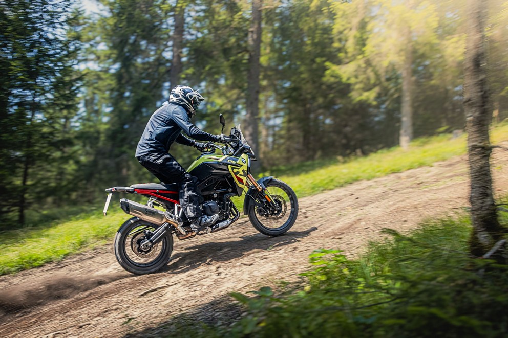 Grand comparatif et test 2024 des motos d’aventure de 21 pouces en tout-terrain - Image 156