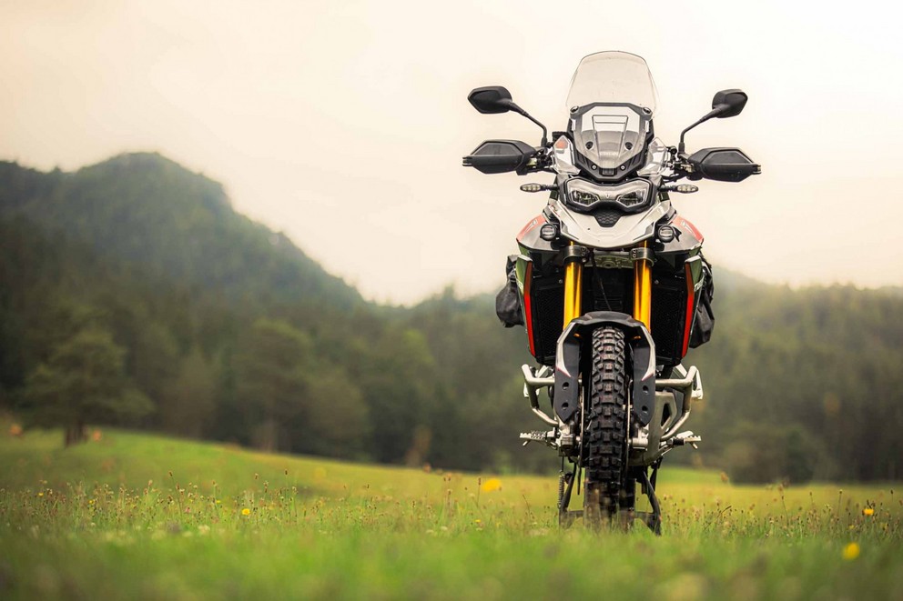 Grand comparatif et test 2024 des motos d’aventure de 21 pouces en tout-terrain - Image 295