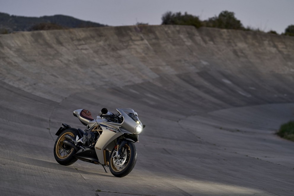 MV Agusta Superveloce 800 S 2024 - Imagem 11