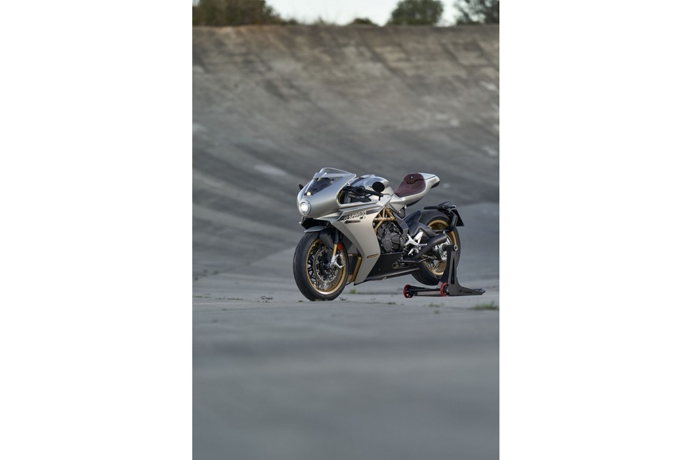 MV Agusta Superveloce 800 S 2024 - Слика 37