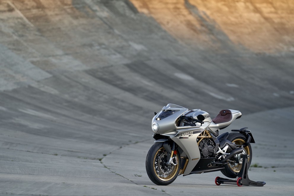 MV Agusta Superveloce 800 S 2024 - Resim 25