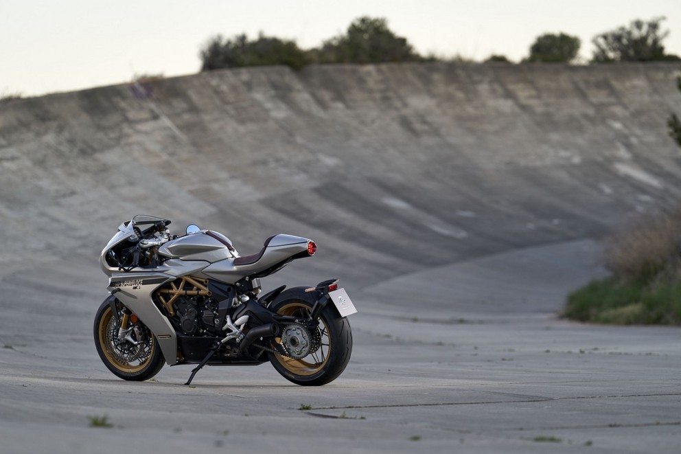 MV Agusta Superveloce 800 S 2024 - Resim 23