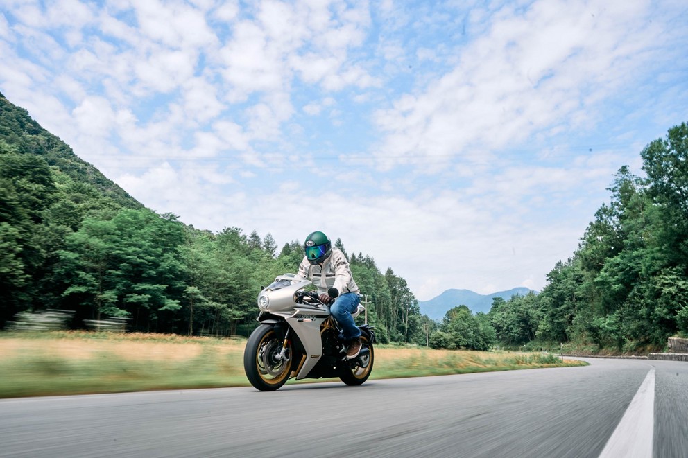 MV Agusta Superveloce 800 S 2024 - Obrázek 53