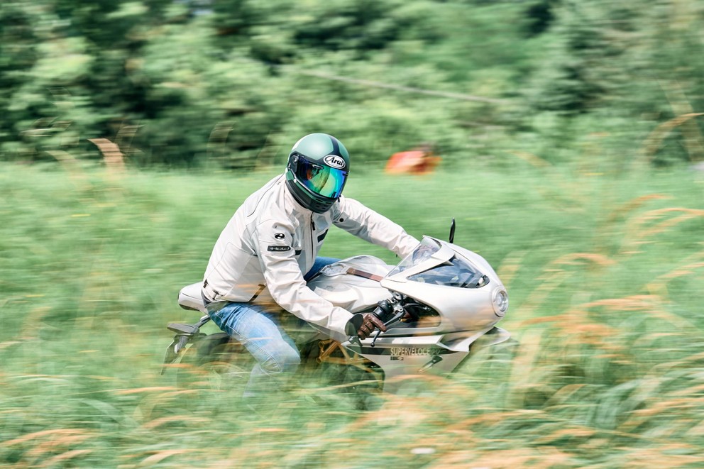 MV Agusta Superveloce 800 S 2024 - Obrázek 17