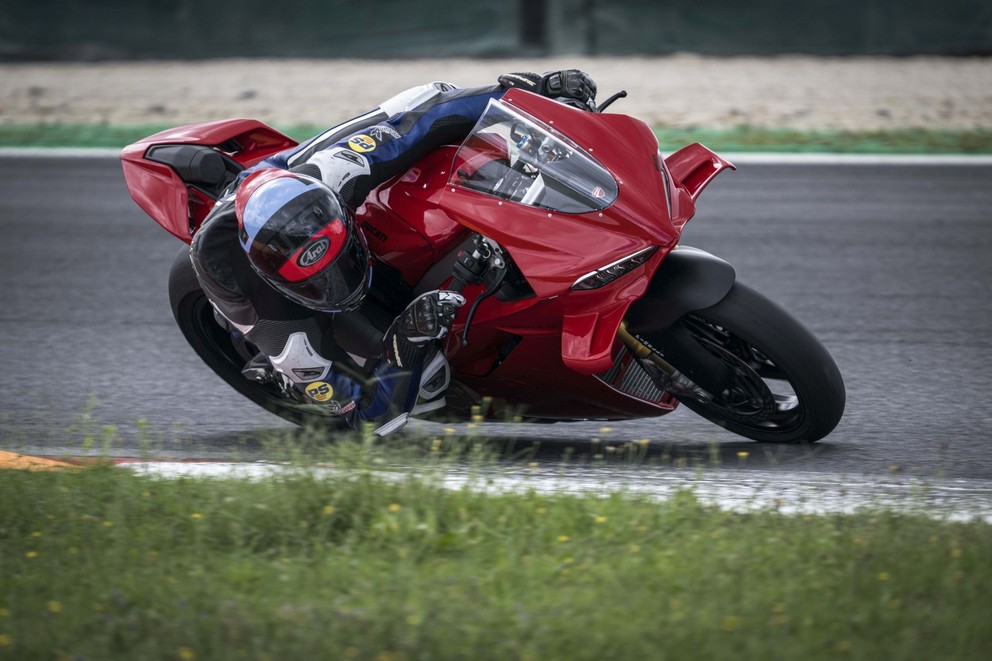 Ducati Panigale V4 S 2025 Test - Bild 84