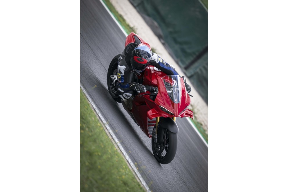 Teste da Ducati Panigale V4 S 2025 - Imagem 46