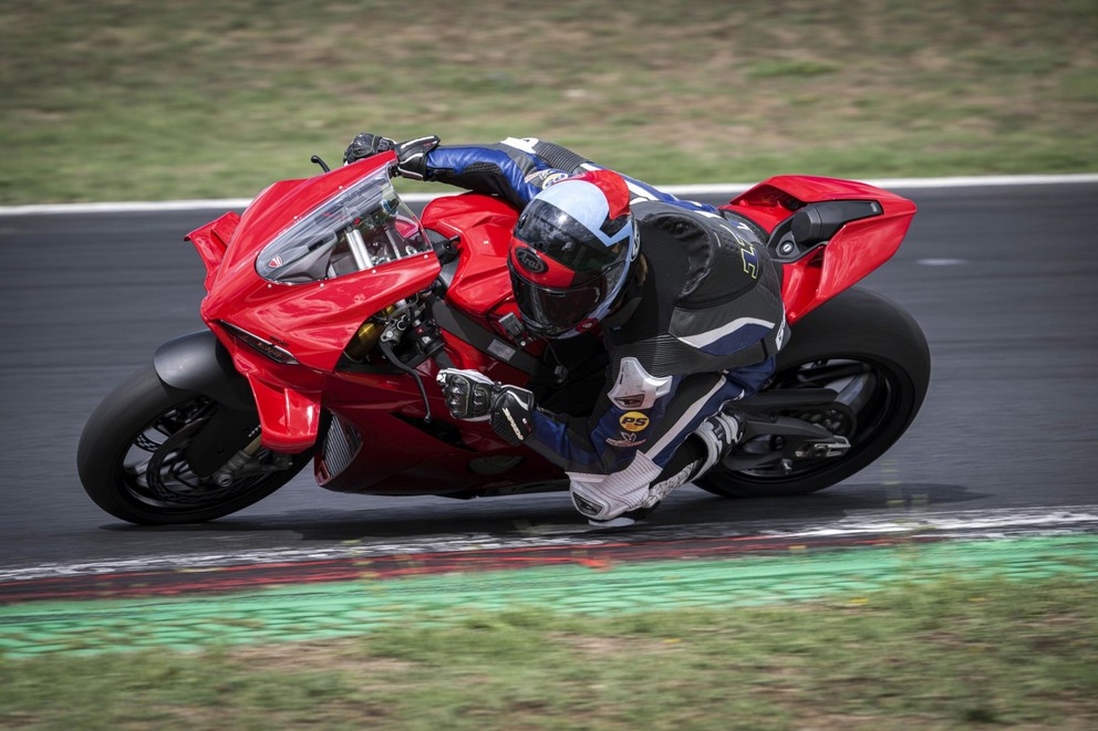 Teste da Ducati Panigale V4 S 2025 - Imagem 62