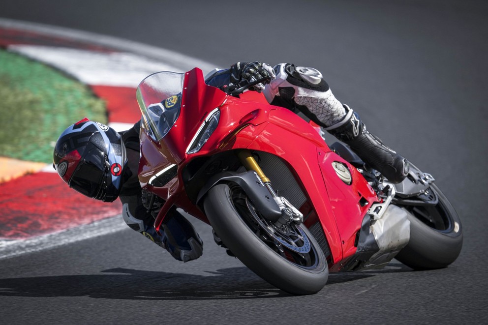 Teste da Ducati Panigale V4 S 2025 - Imagem 53