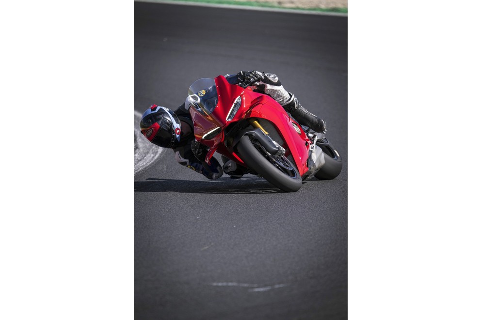 Prueba de la Ducati Panigale V4 S 2025 - Imagen 5