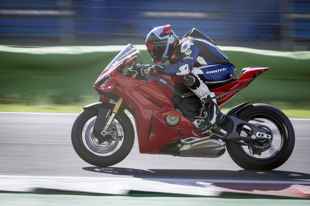 Teste da Ducati Panigale V4 S 2025 - Imagem 38