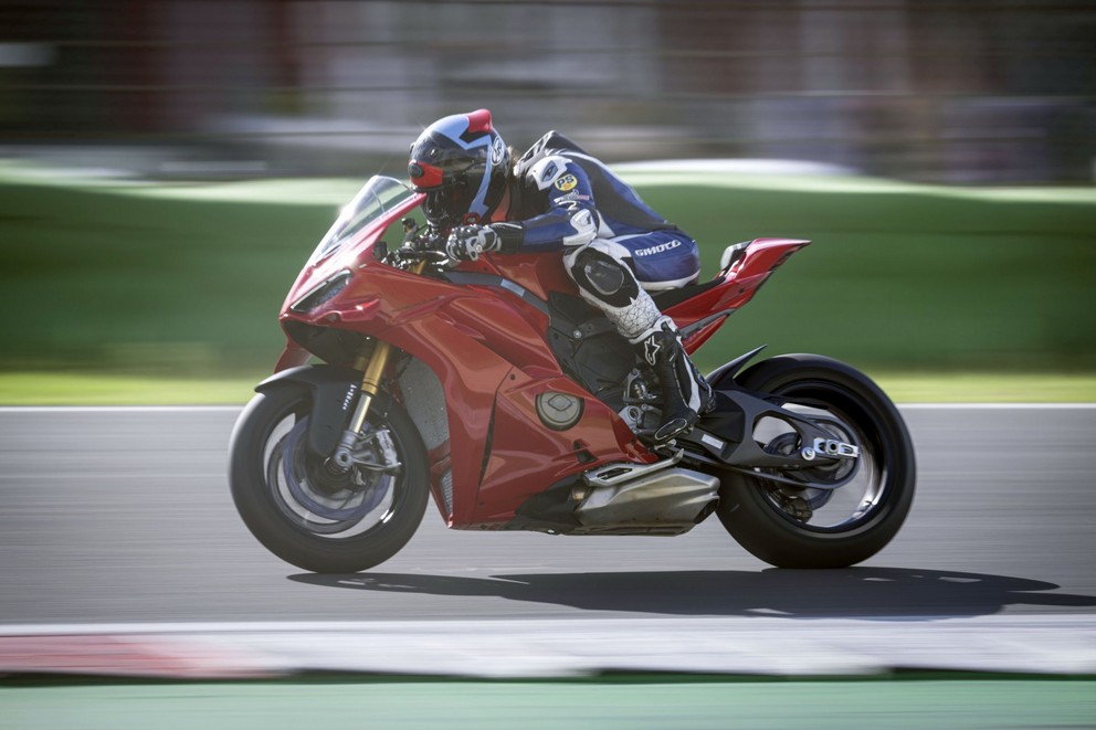 Ducati Panigale V4 S 2025 Test - Bild 42