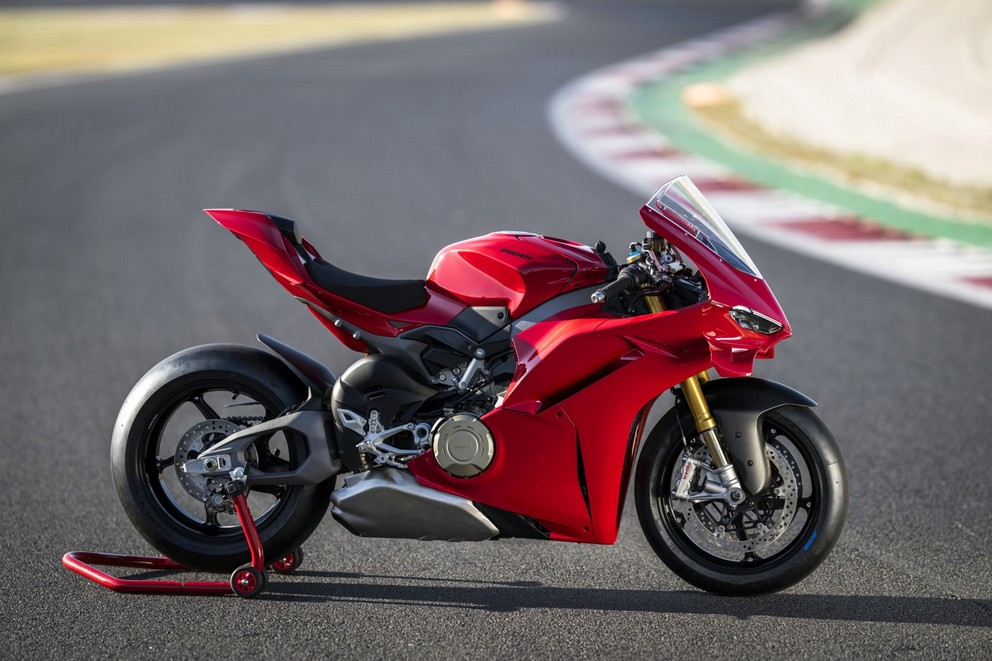 Ducati Panigale V4 S 2025 Test - Image 81