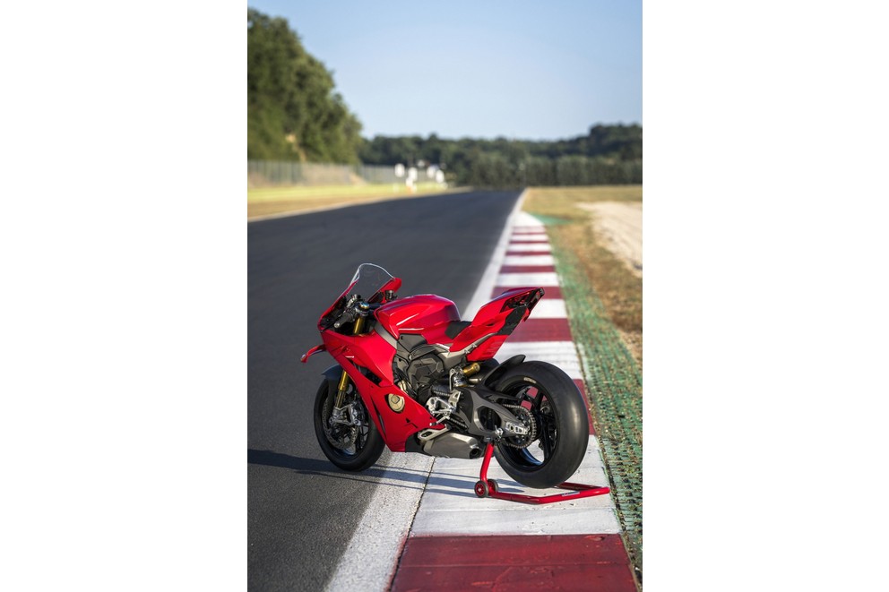 Ducati Panigale V4 S 2025 Test - afbeelding 12