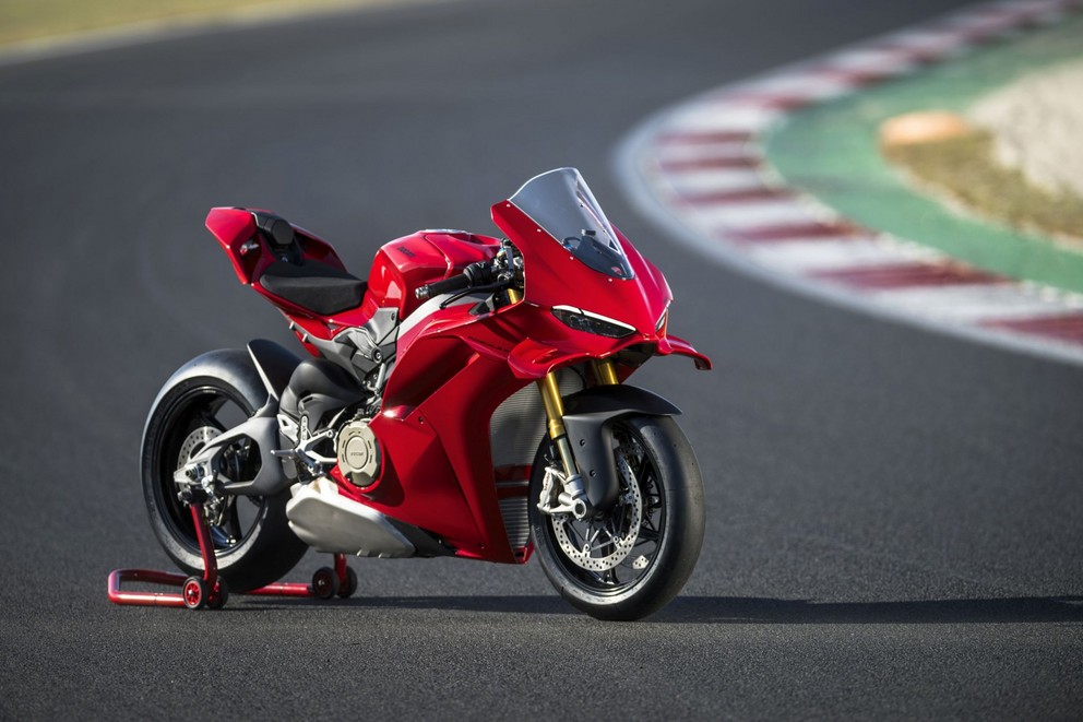 'Ducati Panigale V4 S 2025 Test' - Слика 37