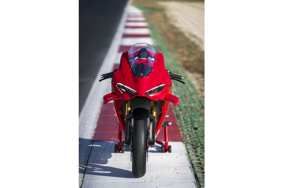 Ducati Panigale V4 S 2025 Test - Bild 6