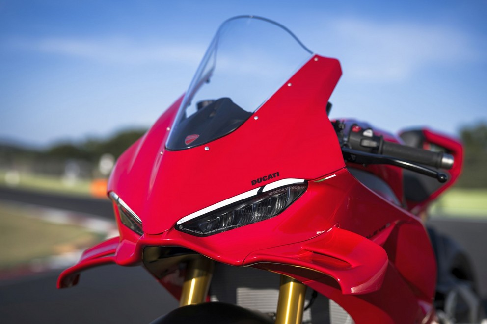 Prueba de la Ducati Panigale V4 S 2025 - Imagen 30