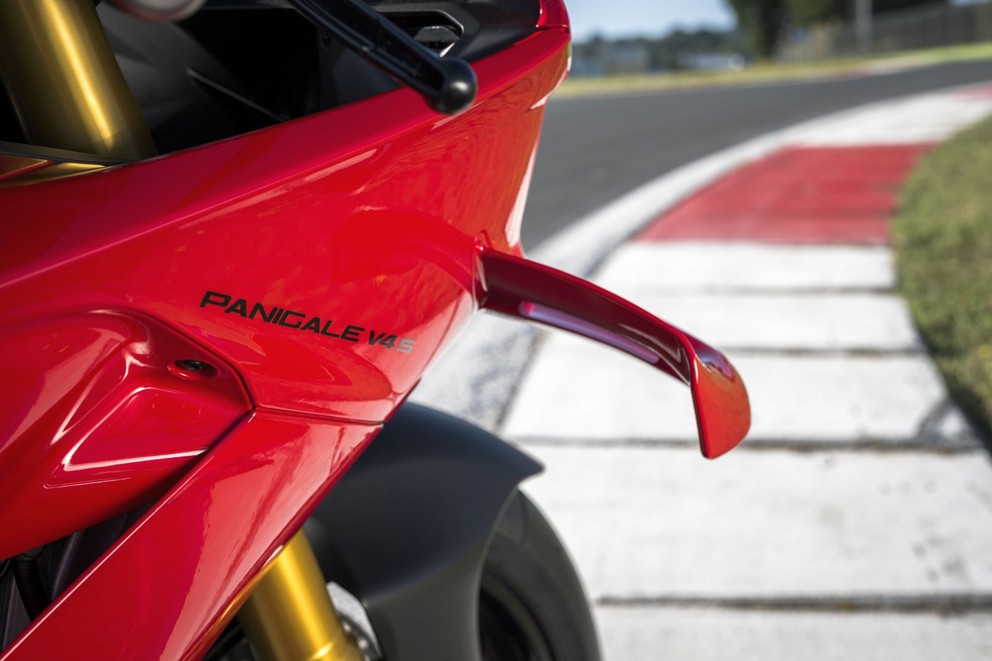 Ducati Panigale V4 S 2025 Teszt - Kép 26