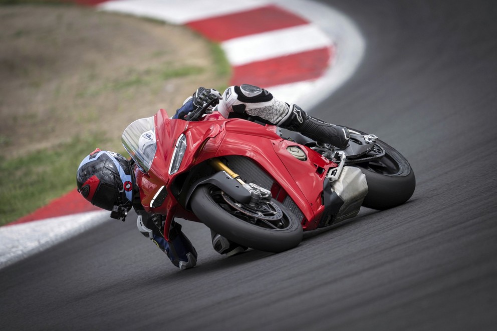 Prueba de la Ducati Panigale V4 S 2025 - Imagen 69