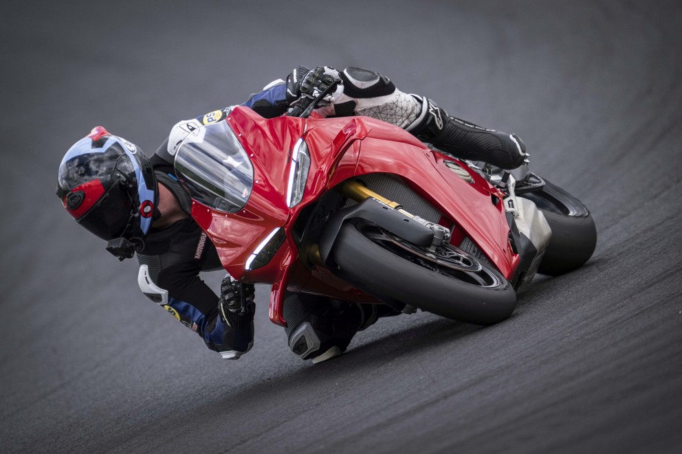 Teste da Ducati Panigale V4 S 2025 - Imagem 93