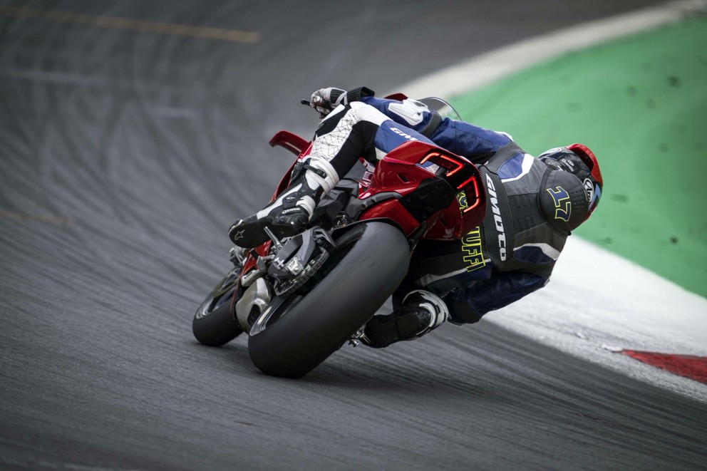 Teste da Ducati Panigale V4 S 2025 - Imagem 92