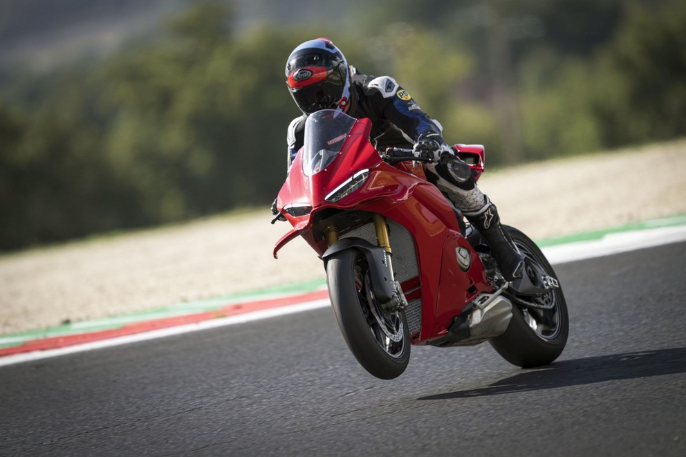 Teste da Ducati Panigale V4 S 2025 - Imagem 51