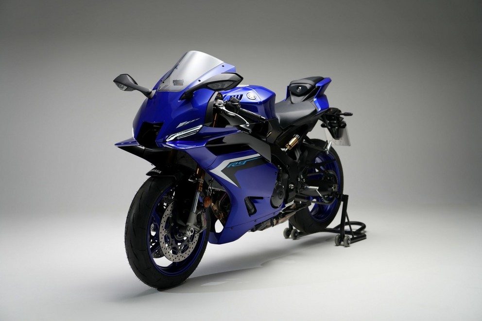 Nueva Yamaha R9 2025 - Imagen 71