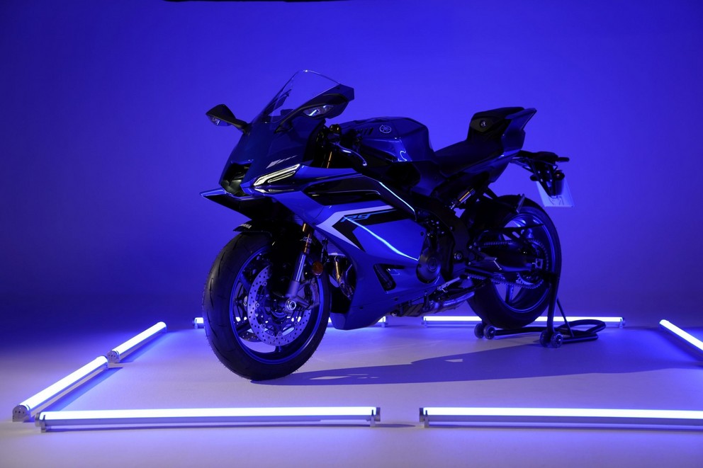 Nova Yamaha R9 2025 - Imagem 79