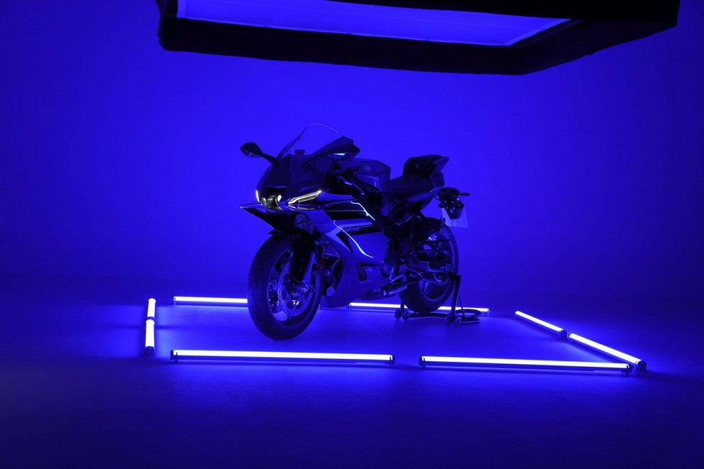 Nova Yamaha R9 2025 - Imagem 15