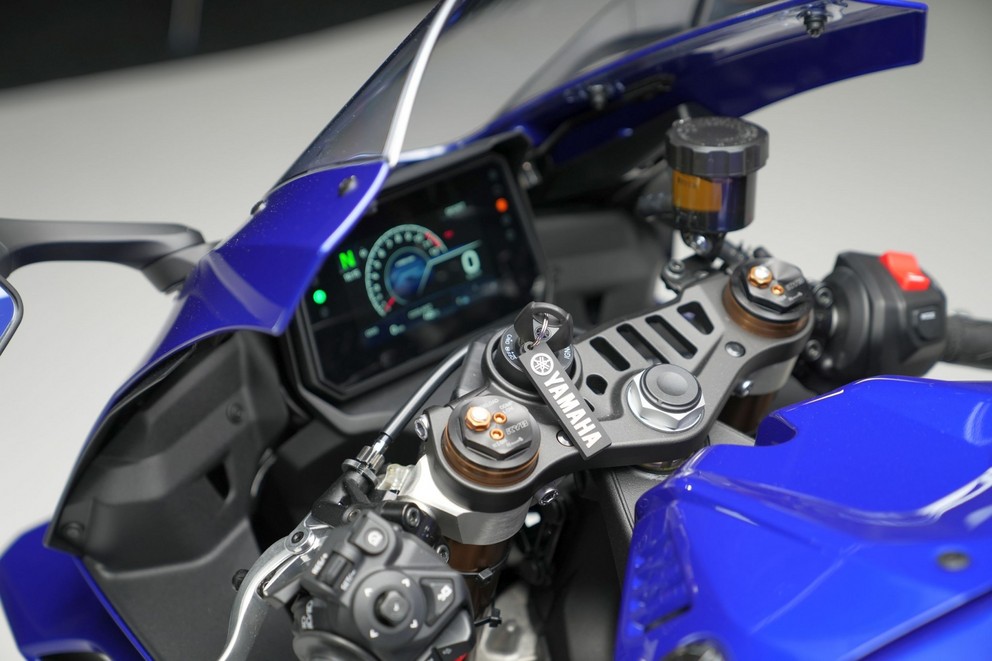 Új Yamaha R9 2025 - Kép 63